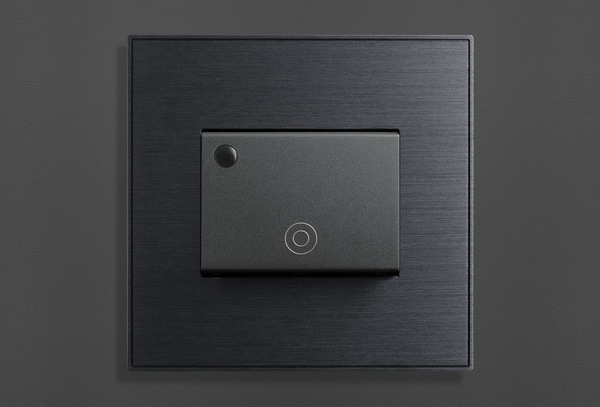 IL-5001 — Gray Black