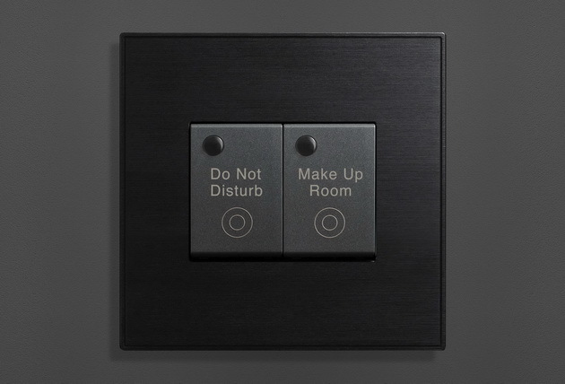 DND-5002 — Black