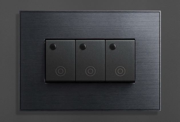 IL-5003 — Gray Black
