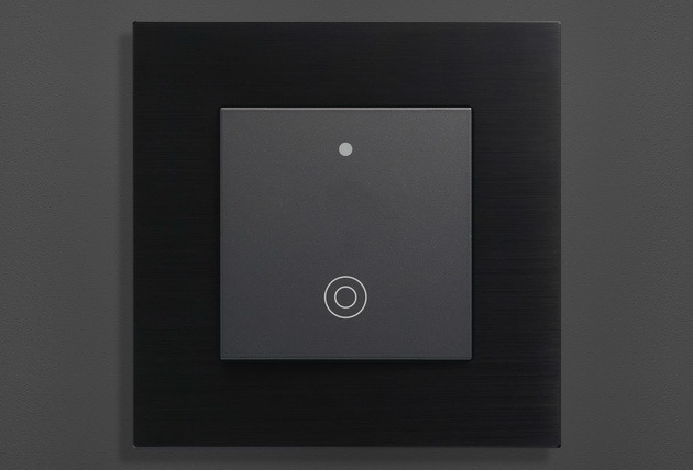 IL-6001 — Black
