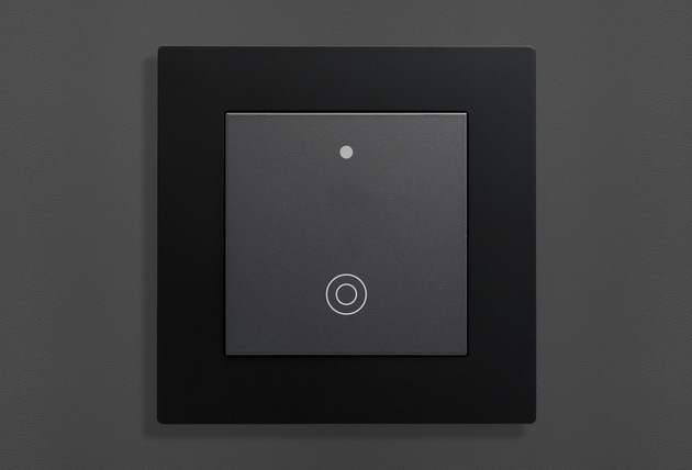 IL-6201 — Black