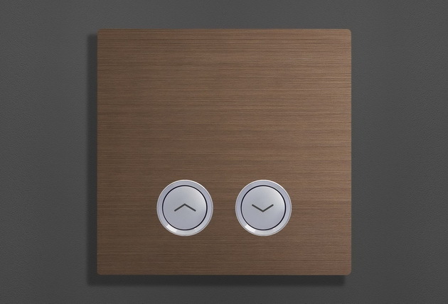 CT-8302 — bronzed
